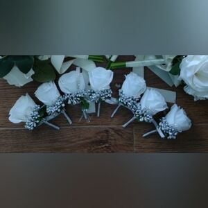 Wedding flower pins (white roses)